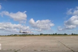 В Інтернеті з'явилося видовищне відео польоту українського Су-25 на наднизькій висоті
