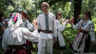 Кольоровий світ: в Україні пройшов фестиваль національних костюмів
