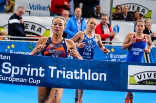 Наша триатлетка Юлія Єлістратова виборола "золото" у спринтерській гонці на етапі Кубка Європи
