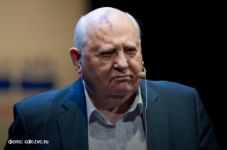 Горбачов на ювілеї заспівав під акомпанемент Макаревича українські пісні