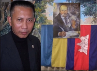 Українець з Камбоджі читає "Заповіт" кхмерською мовою: відео