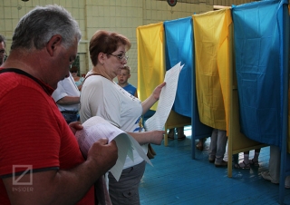 Сьогодні в Україні зупиняється передвиборна агітація