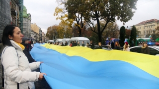 Львовом пройшла піша хода зі 150-метровим українським прапором