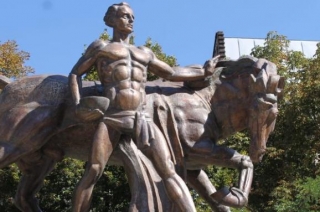 У Львові відкрили перший пам'ятник ветеринару