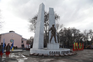 У Кривому Розі відкрито перший в Україні пам'ятник бійцям, які загинули на Донбасі
