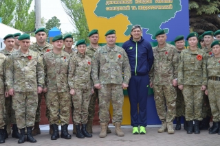 Усик навідався в зону АТО до прикордонників