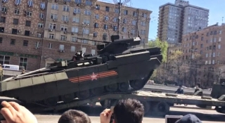 8 млн USD  "армата" ШТУРМУЕТ ЭВАКУАТОР или вся мощь россии в одном видео