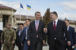 Порошенко та Столтенберг відкрили у Львові міжнародні навчання "Україна-2015"