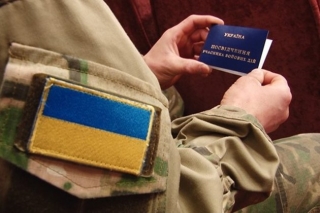 Сім&rsquo;ям АТОшників дозволили завозити &laquo;нерозмитнені&raquo; іномарки