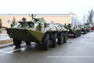 З Києва на Донбас виїхала колона бронетехніки прикордонників (ФОТО, ВІДЕО)