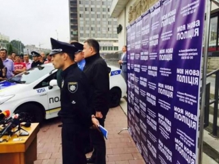 Фотофакт: У Вінниці стартував набір у нову поліцію