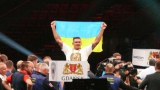 Чемпіон світу Усик показав, чий Крим: з'явилося фото