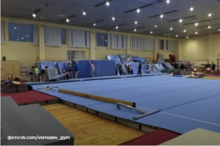 Новорічний сюрприз. Жданов таки ощасливив гімнастів сучасним обладнанням