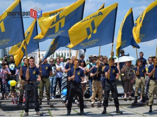 Маріупільці святкують річницю звільнення від "ДНР"