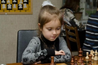 Восьмирічна українка виграла чемпіонат Європи з шахів