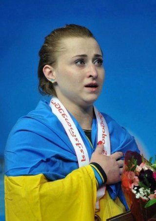 Як плакала новоспечена чемпіонка Європи, співаючи гімн України (ФОТОФАКТ)