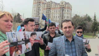 Азербайджанці вийшли до посольства Росії за свободу Савченко