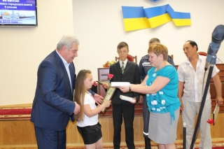 В Артемівську відзначили активістів та підприємства за участь у будівництві лінії оборони міста