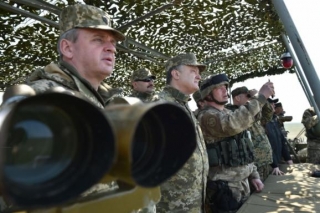 Порошенко взяв участь у військово-тактичних навчаннях на Миколаївщині (ФОТО)