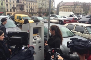 Фотофакт: В Україні з'явилися перші безконтактні паркомати