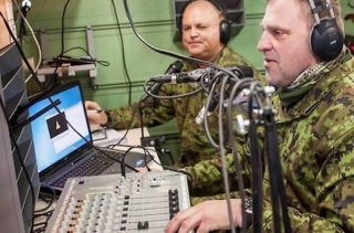 Боєць ВСУ запустив на Донбасі власну радіостанцію