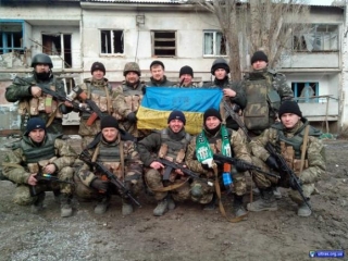 Фотофакт: Як львівські ультрас воюють проти терористів