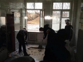 Кияни власними силами ремонтували відділення у військовому госпіталі