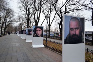 У Одесі на Приморському бульварі відкрилася виставка &laquo;Під захистом українських військових&raquo;
