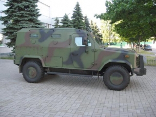 В Україні представили бронеавтомобіль Барс-6