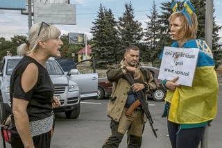 Патріотка, що пережила знущання сепаратистів біла "стовпа ганьби", стала Народним героєм