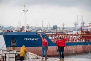 Морська перемога України: до Ільїчівського порту зайшов танкер, який росіяне намагались віджати через аукціон в Турції