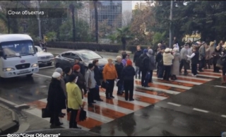 Російські пенсіонери перекрили вулиці, вимагаючи повернення пільг