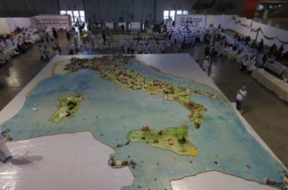 Італійські кухарі спекли найбільший у світі торт