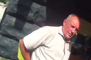 Патрульні не пустили п'яного генерала за кермо. Відео
