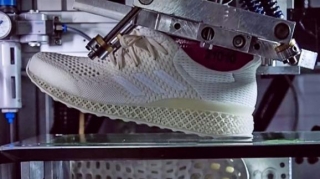 Adidas роздрукувала кросівки на 3D-принтері