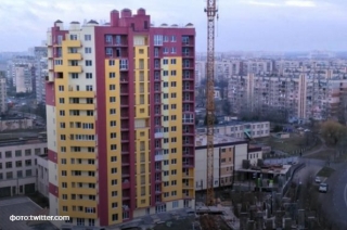 У Києві зносять незаконно побудовану багатоповерхівку