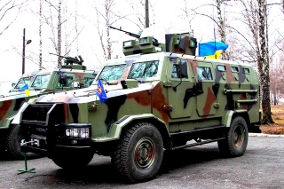 Українські швидкісні броньовики "Варта-2" поїхали в АТО