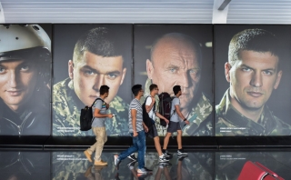 Фотовиставки, присвячені героям АТО, відкрились в аеропорту "Бориспіль"