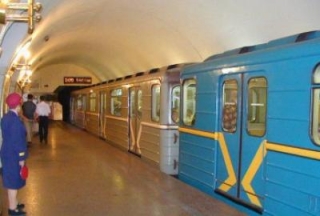 У ніч на 13 жовтня столичне метро працюватиме на годину довше