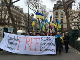 У Парижі росіяни долучилися до маршу пітримки Савченко