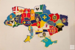 У Києві представили найбільшу вишиту карту України - двометрову