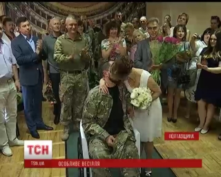 Love story з передової: жителька Маріуполя побралася з тяжкопораненим бійцем "Донбасу"