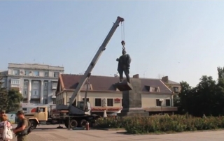 В Артемівську знесли пам'ятник Артему