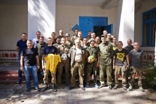 Фотофакт: Футболісти "Металіста" відвідали тренувальний табір "Азова"